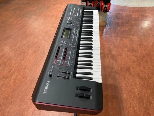 Yamaha - MOXF6 2